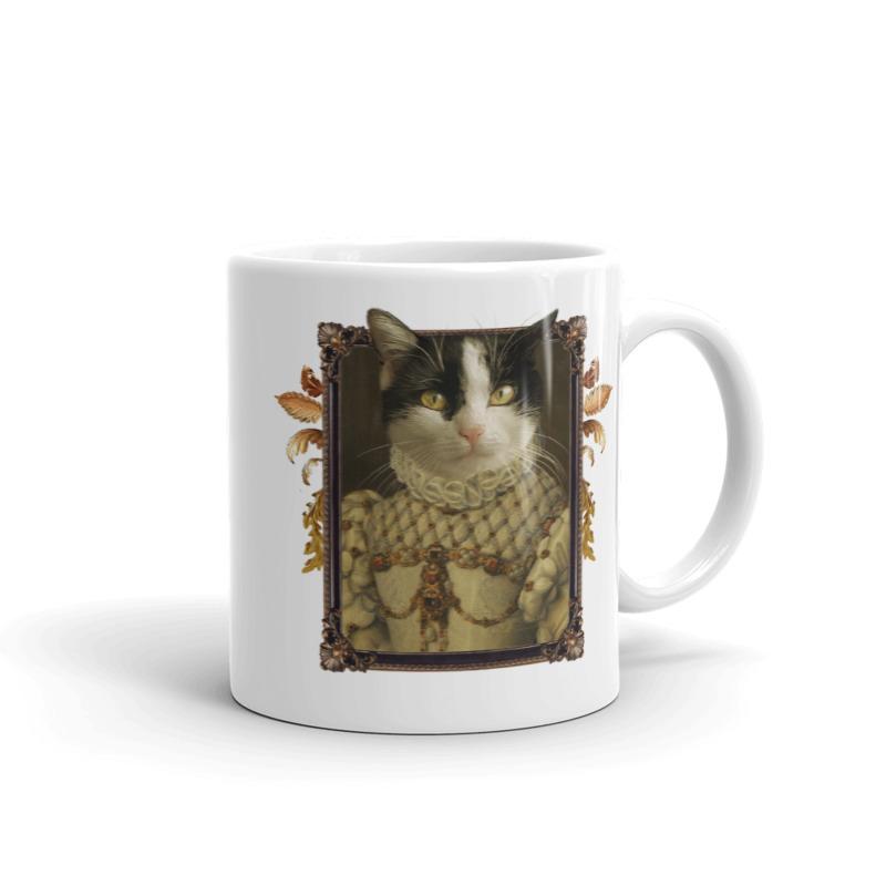 Katze als Königin im Anzug auf einer Haustiertasse